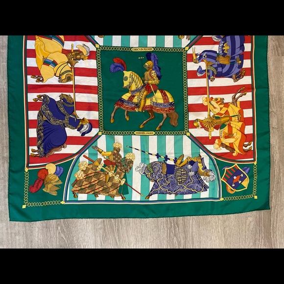 HERMES SCARF Chocs En Plumes Green Vintage Gorgeous Silk ๐ฏ AUTHENTIC - Picture 3 of 16